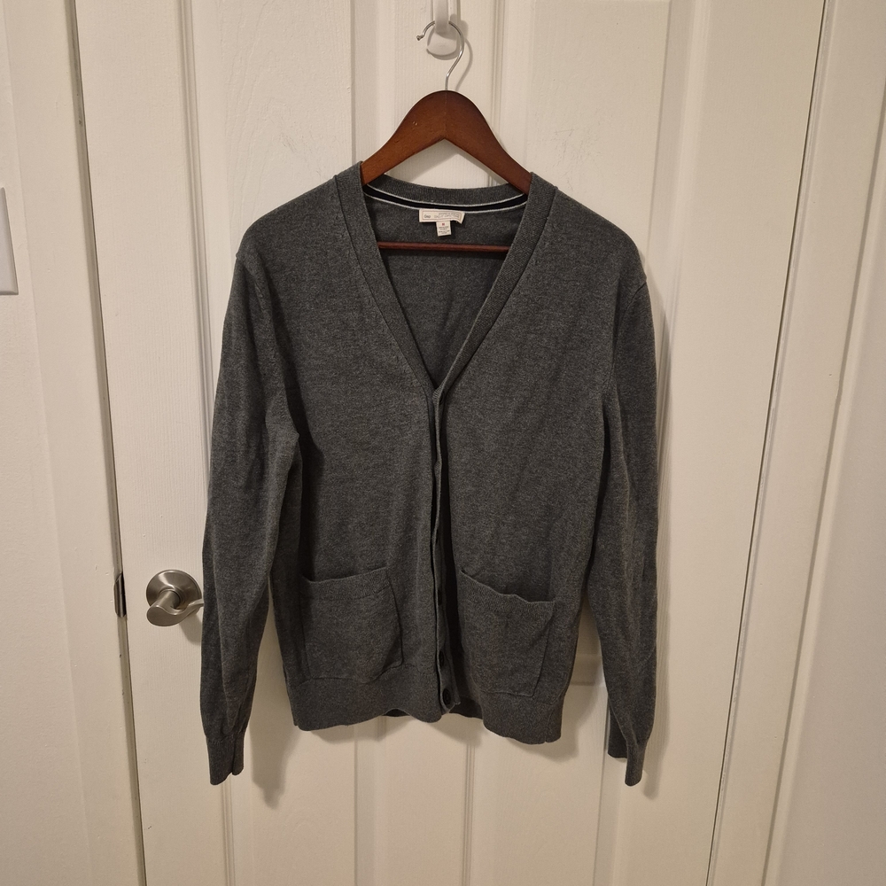 Women's Gray V-Neck Cardigan Sweater - Classic Soft Knit